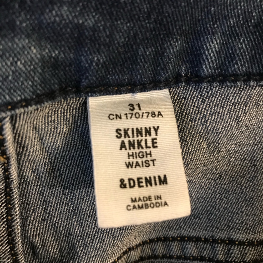 Blue Jeans - Picture 3 of 3
